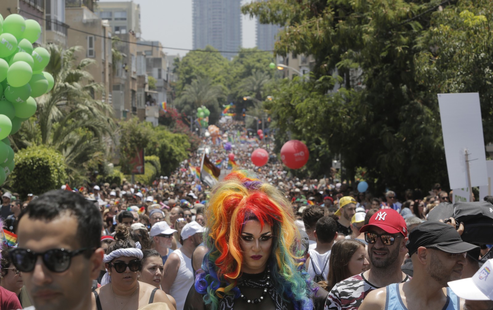 Parada do Orgulho LGBT é realizada nesta sexta-feira (8) em Tel Aviv (Foto: Sebastian Scheiner/AP Photo)
